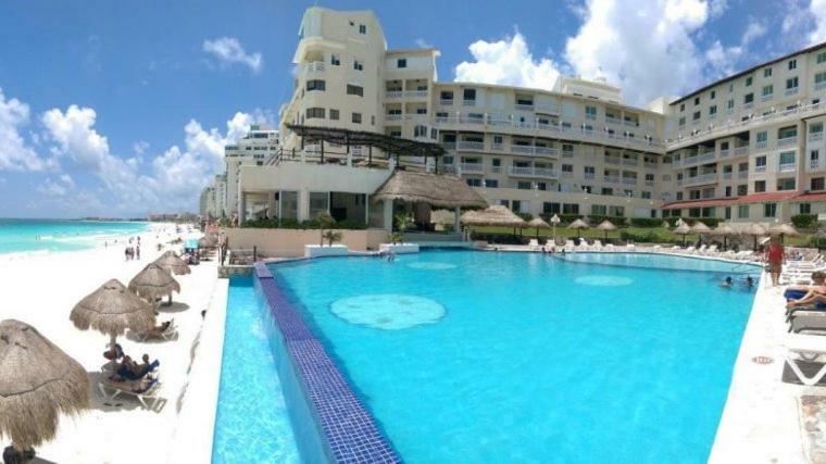 Ocean Front Suite, Balcony, Kitchen. Cancún Eksteriør billede